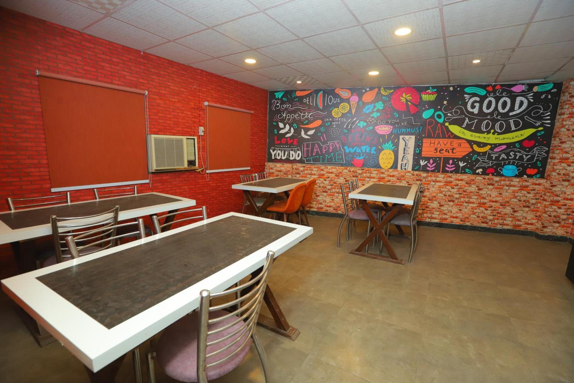 ניו דלהי Hotel Almora Inn - Near By Delhi International Airport - With Free Airport Pickup And Drop מראה חיצוני תמונה