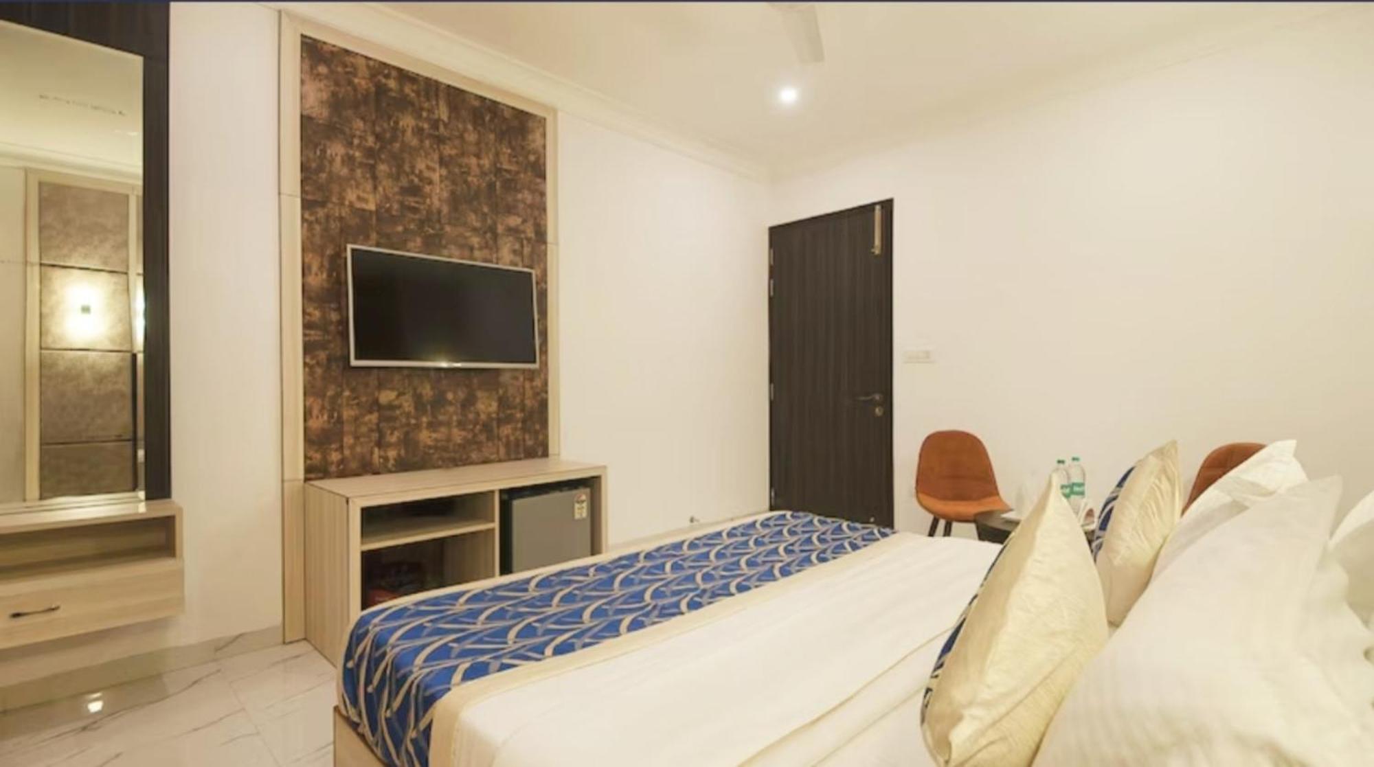 ניו דלהי Hotel Almora Inn - Near By Delhi International Airport - With Free Airport Pickup And Drop מראה חיצוני תמונה
