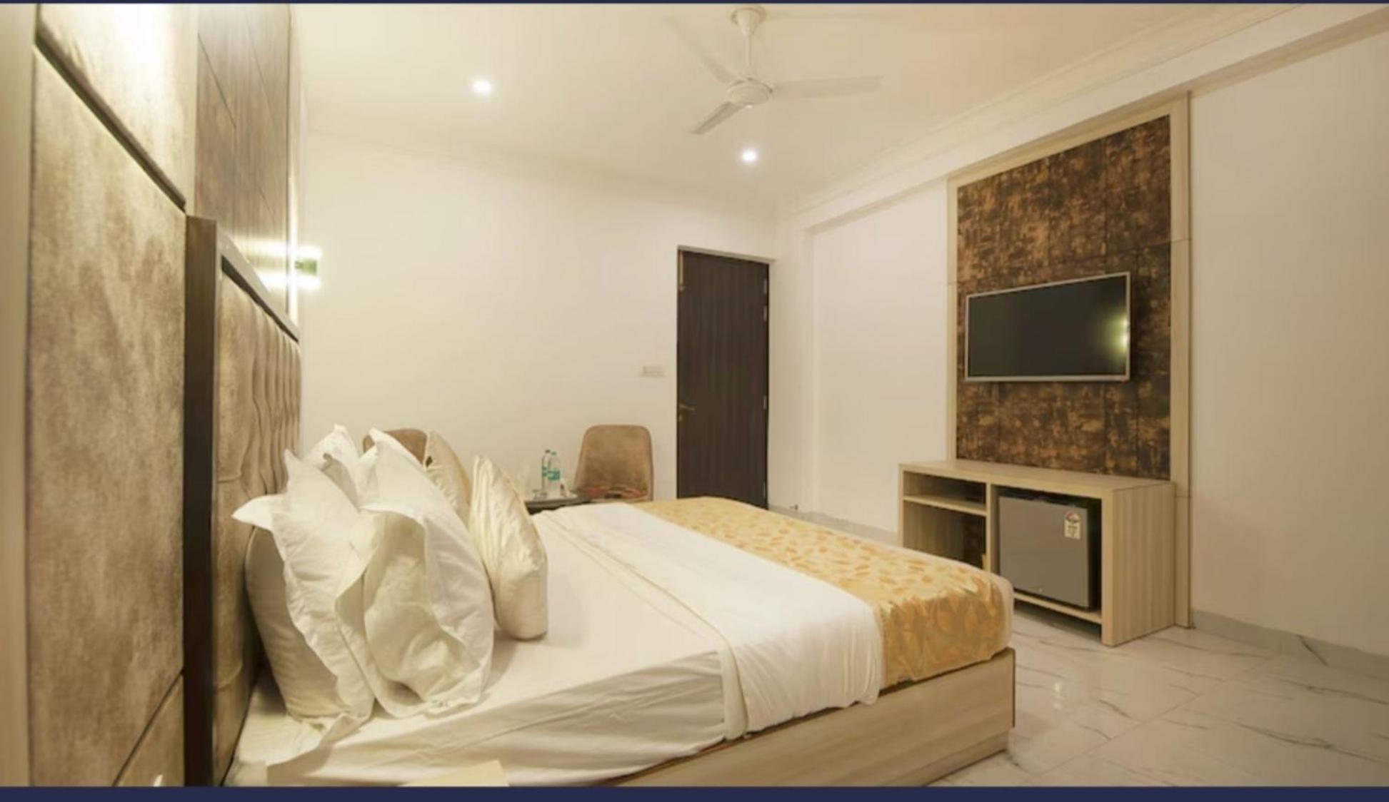 ניו דלהי Hotel Almora Inn - Near By Delhi International Airport - With Free Airport Pickup And Drop מראה חיצוני תמונה