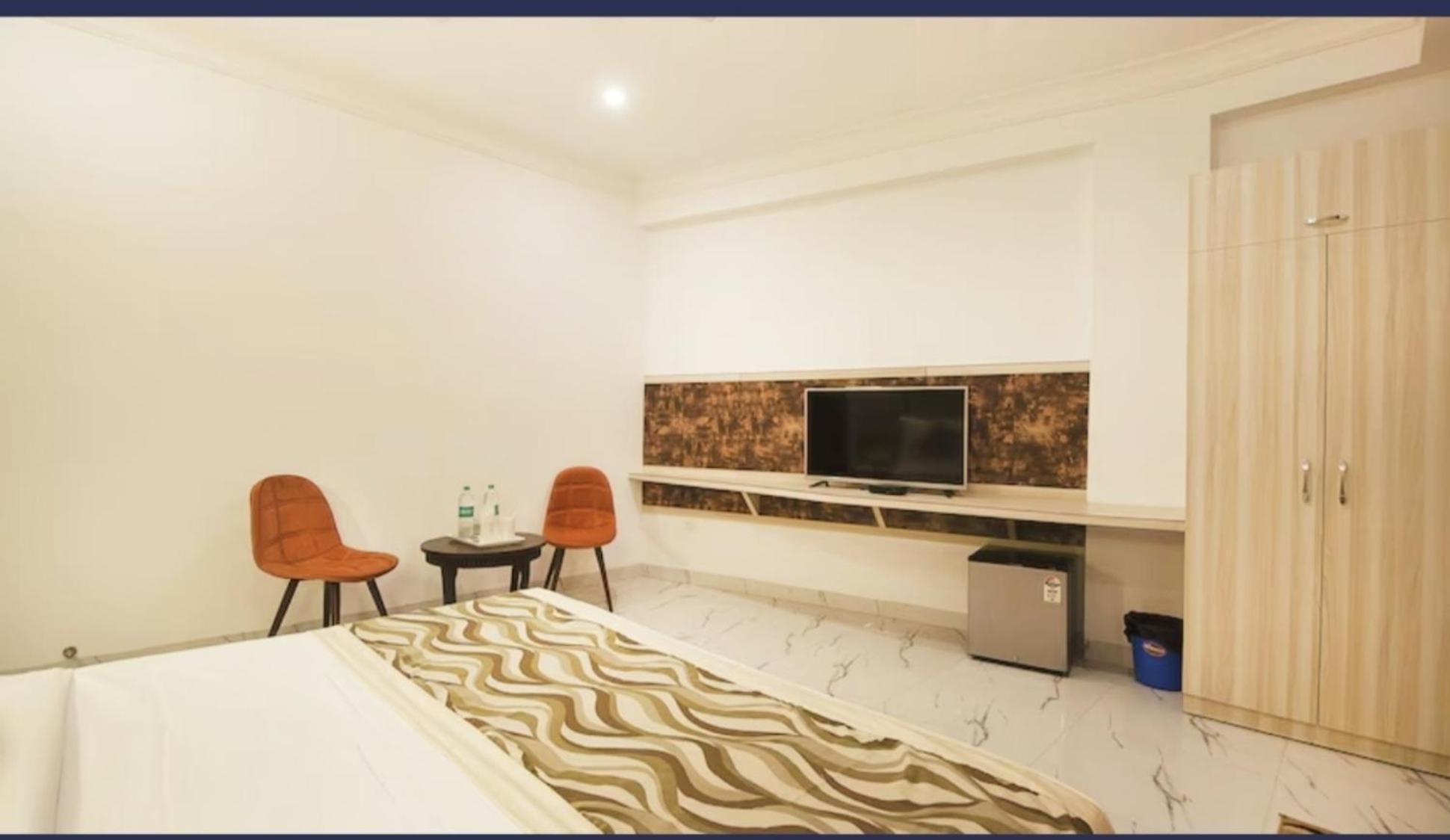 ניו דלהי Hotel Almora Inn - Near By Delhi International Airport - With Free Airport Pickup And Drop מראה חיצוני תמונה