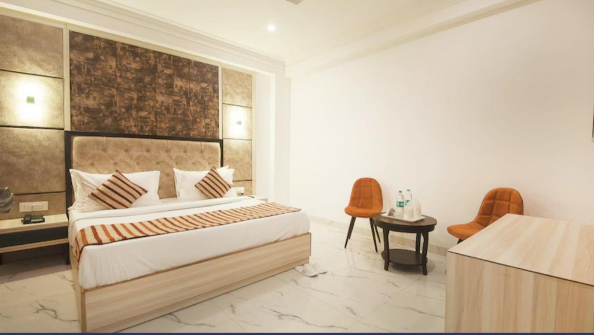 ניו דלהי Hotel Almora Inn - Near By Delhi International Airport - With Free Airport Pickup And Drop מראה חיצוני תמונה