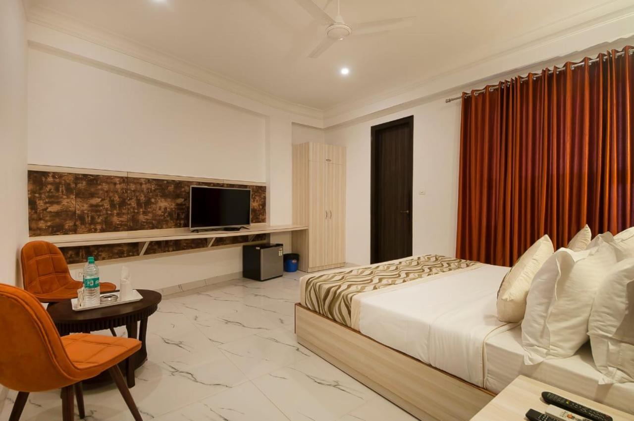 ניו דלהי Hotel Almora Inn - Near By Delhi International Airport - With Free Airport Pickup And Drop מראה חיצוני תמונה