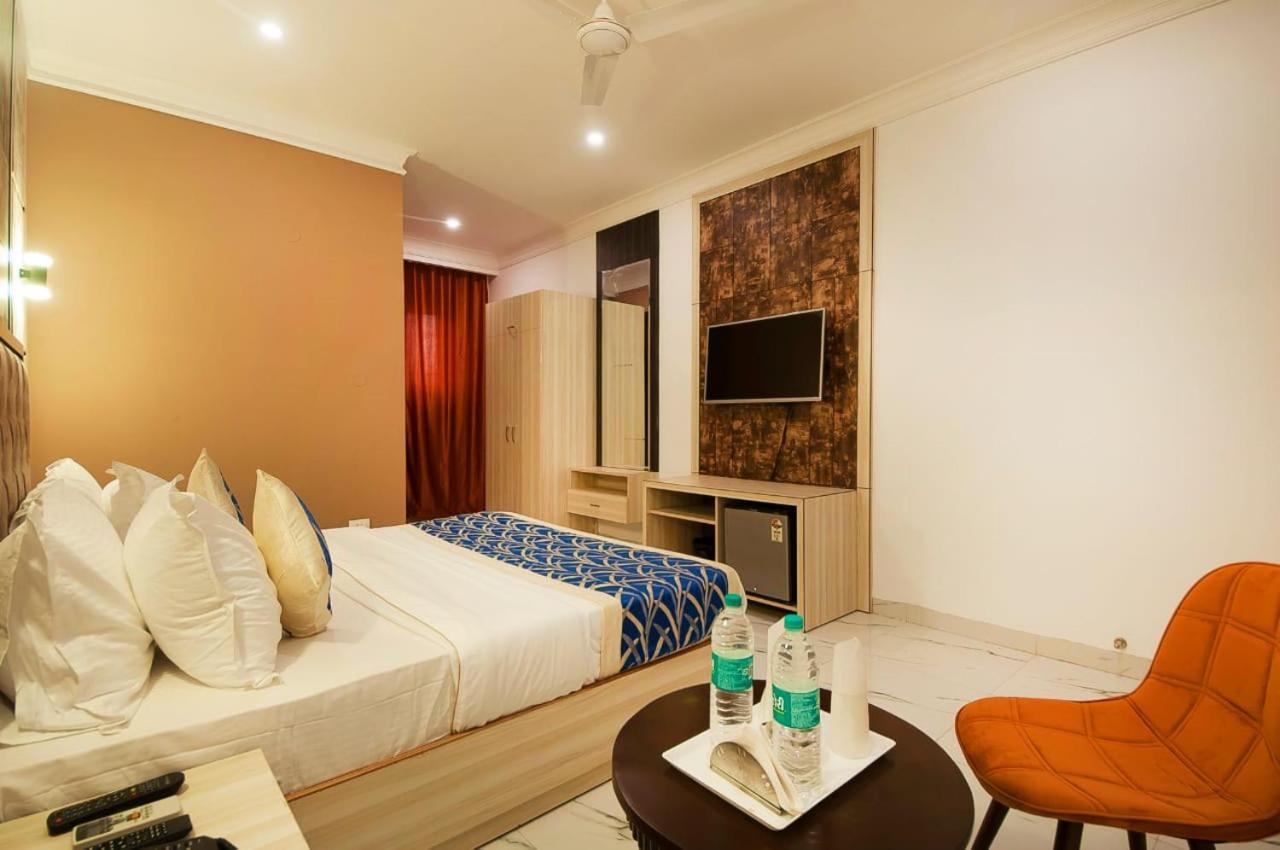 ניו דלהי Hotel Almora Inn - Near By Delhi International Airport - With Free Airport Pickup And Drop מראה חיצוני תמונה