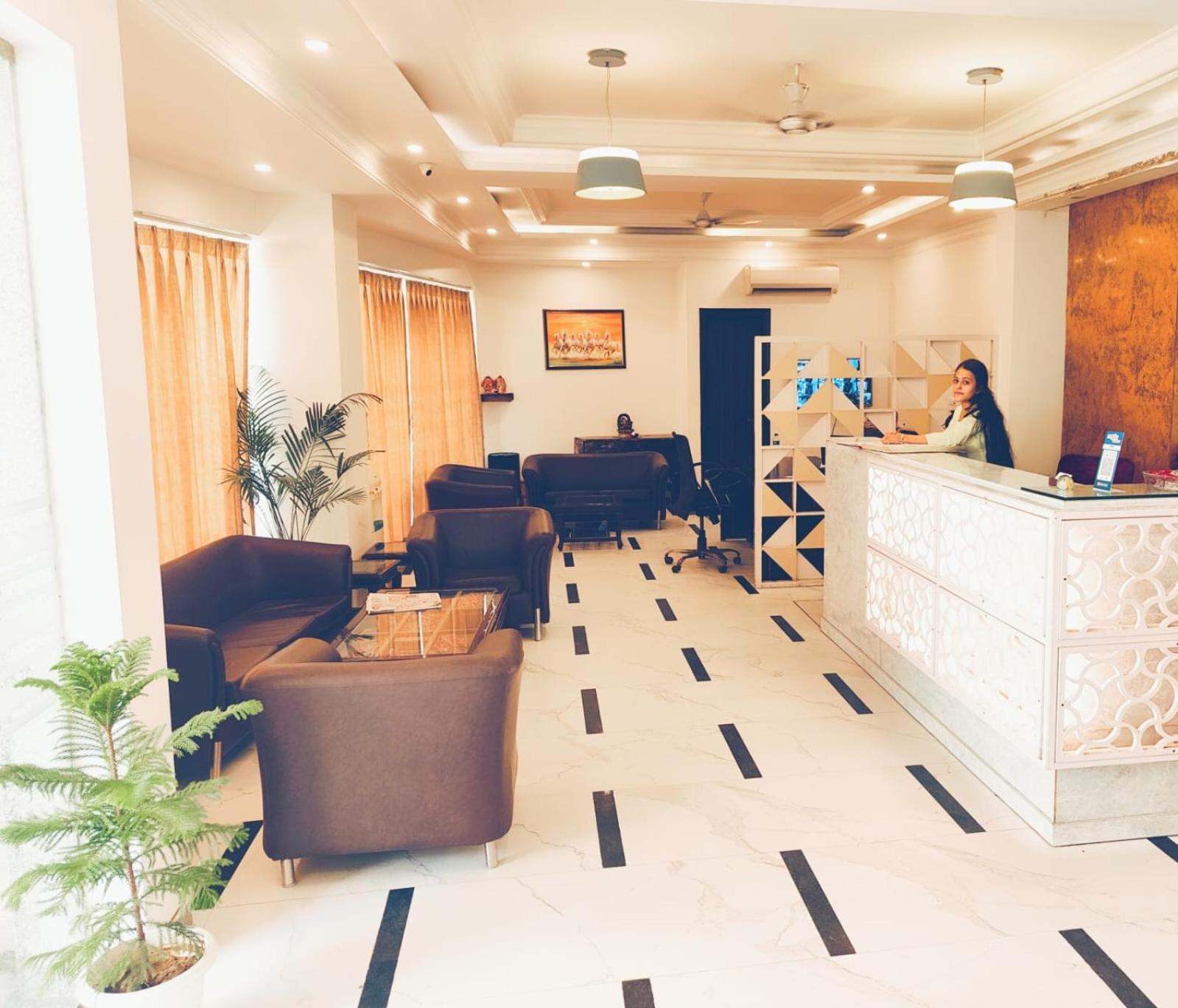 ניו דלהי Hotel Almora Inn - Near By Delhi International Airport - With Free Airport Pickup And Drop מראה חיצוני תמונה