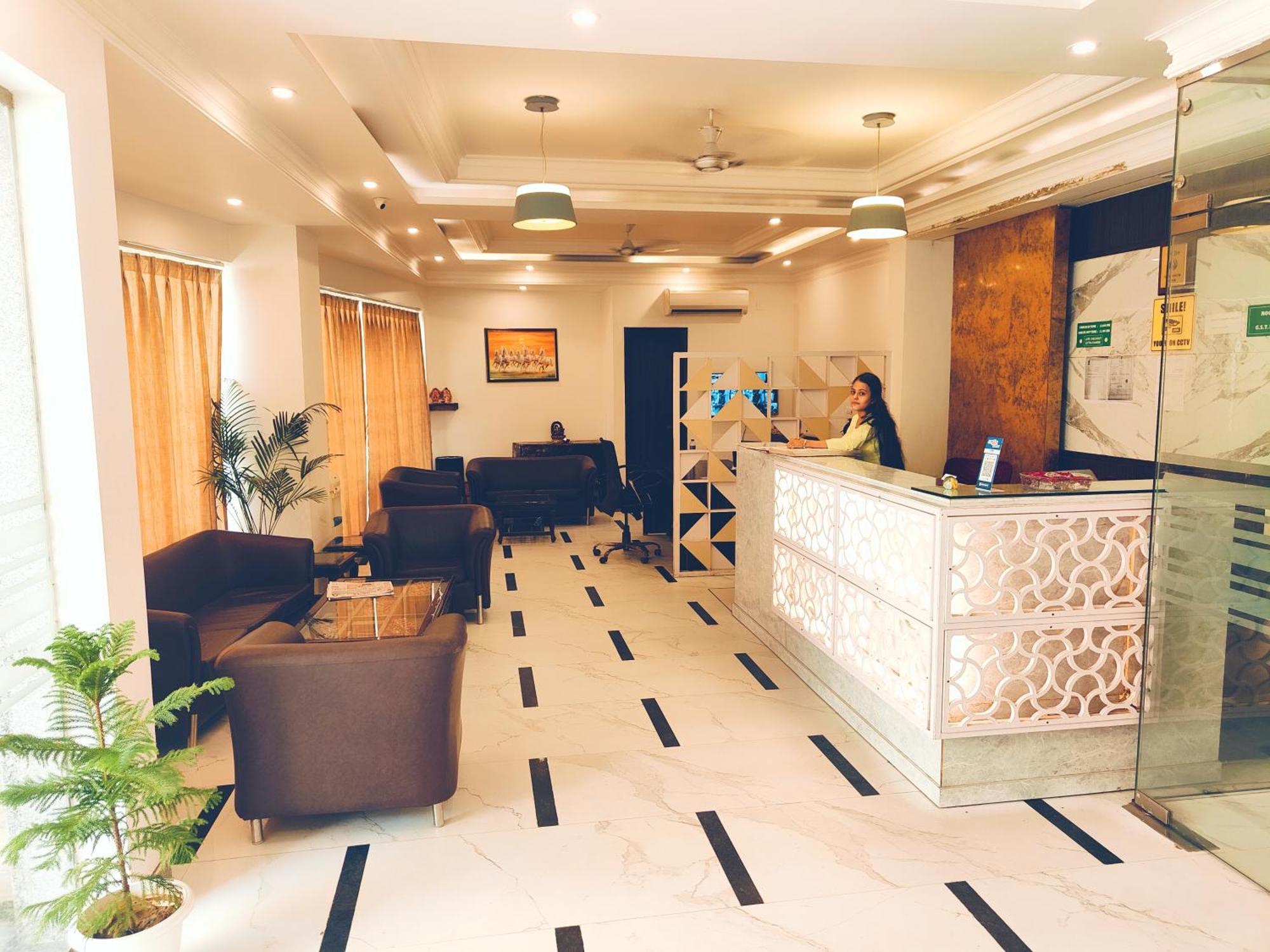 ניו דלהי Hotel Almora Inn - Near By Delhi International Airport - With Free Airport Pickup And Drop מראה חיצוני תמונה