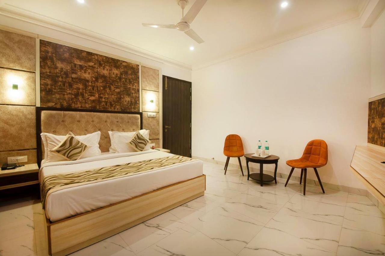 ניו דלהי Hotel Almora Inn - Near By Delhi International Airport - With Free Airport Pickup And Drop מראה חיצוני תמונה
