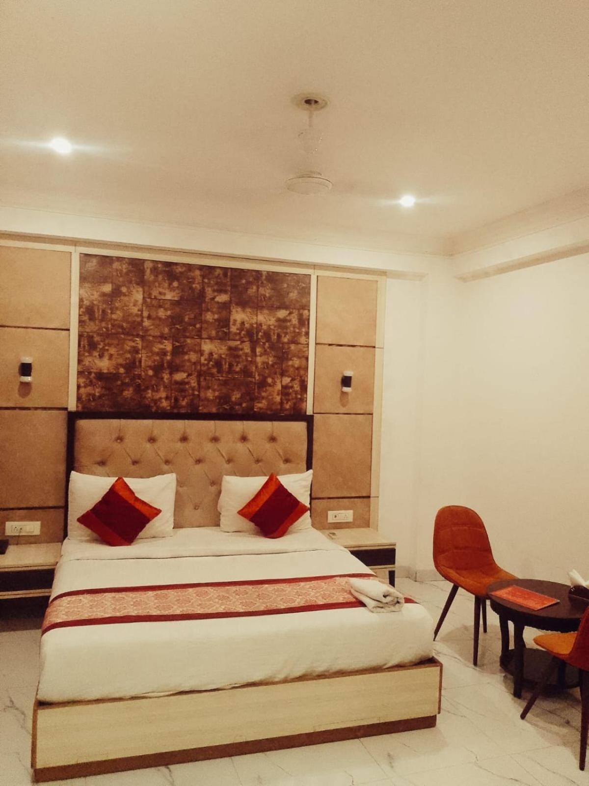 ניו דלהי Hotel Almora Inn - Near By Delhi International Airport - With Free Airport Pickup And Drop מראה חיצוני תמונה
