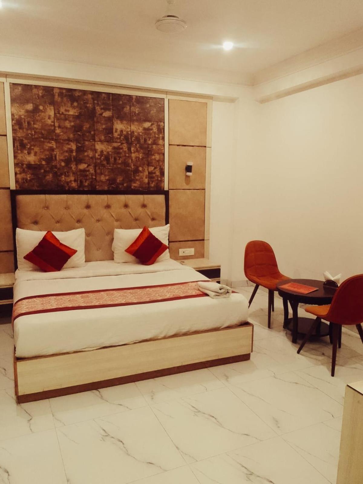ניו דלהי Hotel Almora Inn - Near By Delhi International Airport - With Free Airport Pickup And Drop מראה חיצוני תמונה