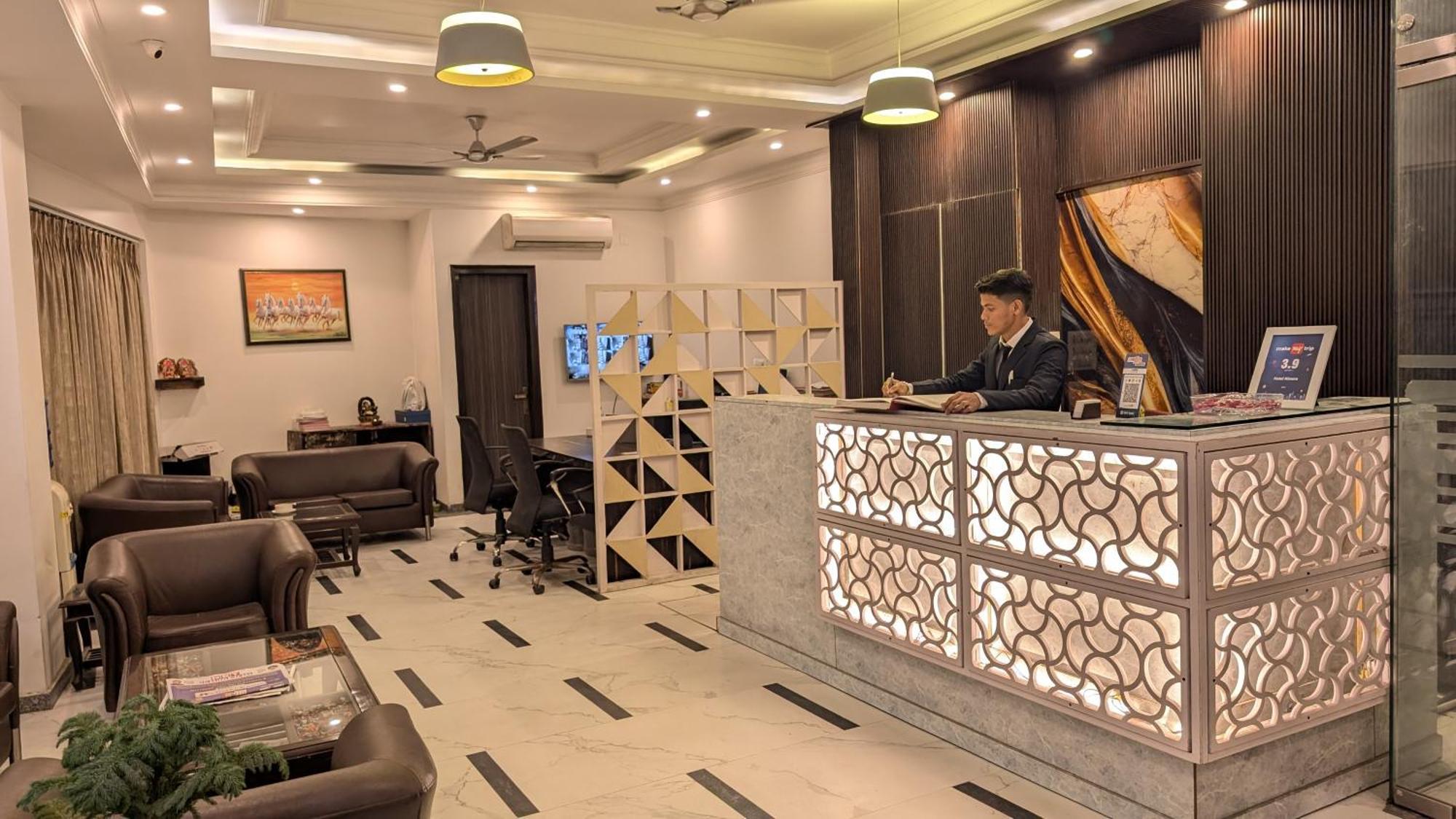 ניו דלהי Hotel Almora Inn - Near By Delhi International Airport - With Free Airport Pickup And Drop מראה חיצוני תמונה